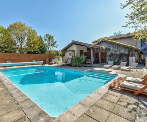 Maison-toulousaine-a-vendre-a-Lapeyrouse-Fossat-avec-piscine-qu6bkfxahd6rlof3we9os89kgaht0tkwh2hisvdw94.jpg